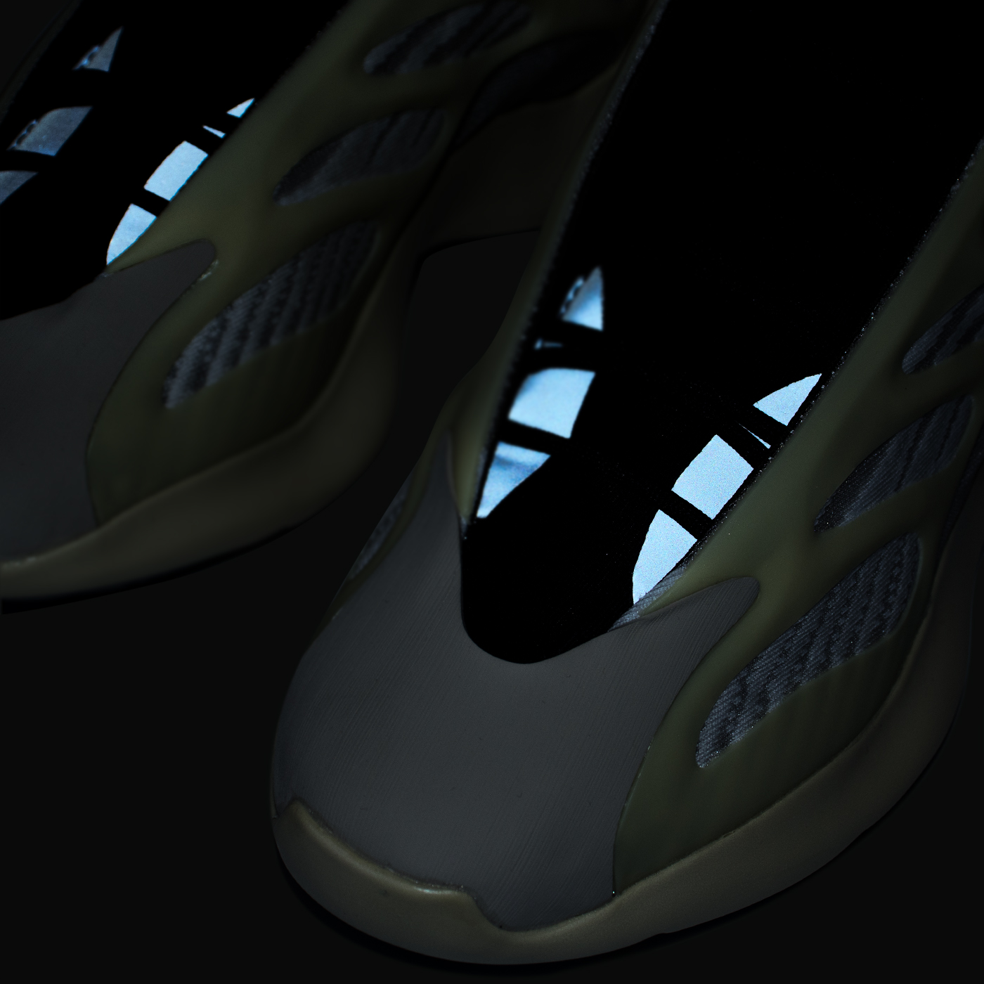 Кроссовки Adidas Yeezy Boost 700 v3 Azael