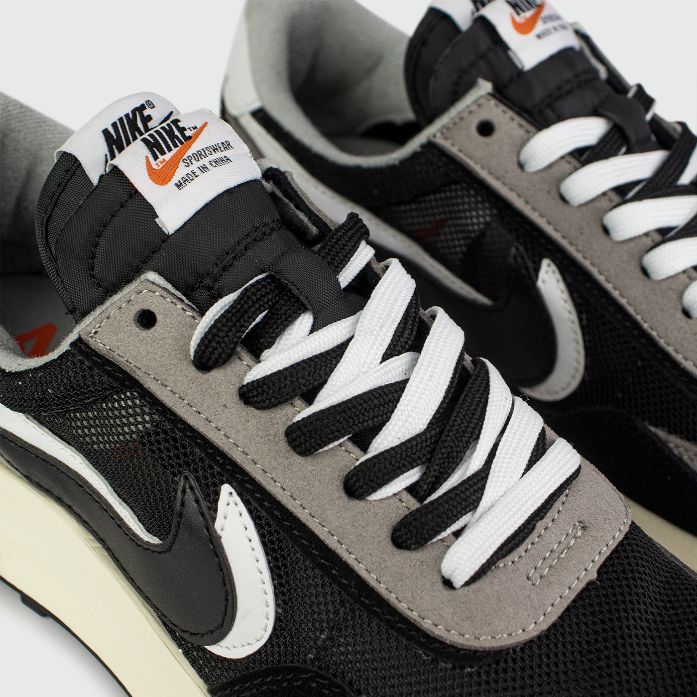 Кроссовки Nike Waffle Daybreak x SACAI Black / White