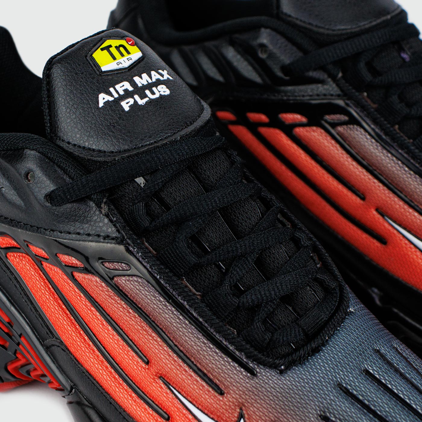 Кроссовки Nike Air Max Plus 3 Tn DeadPool Кроссовки Nike Air Max Plus 3 Tn DeadPool