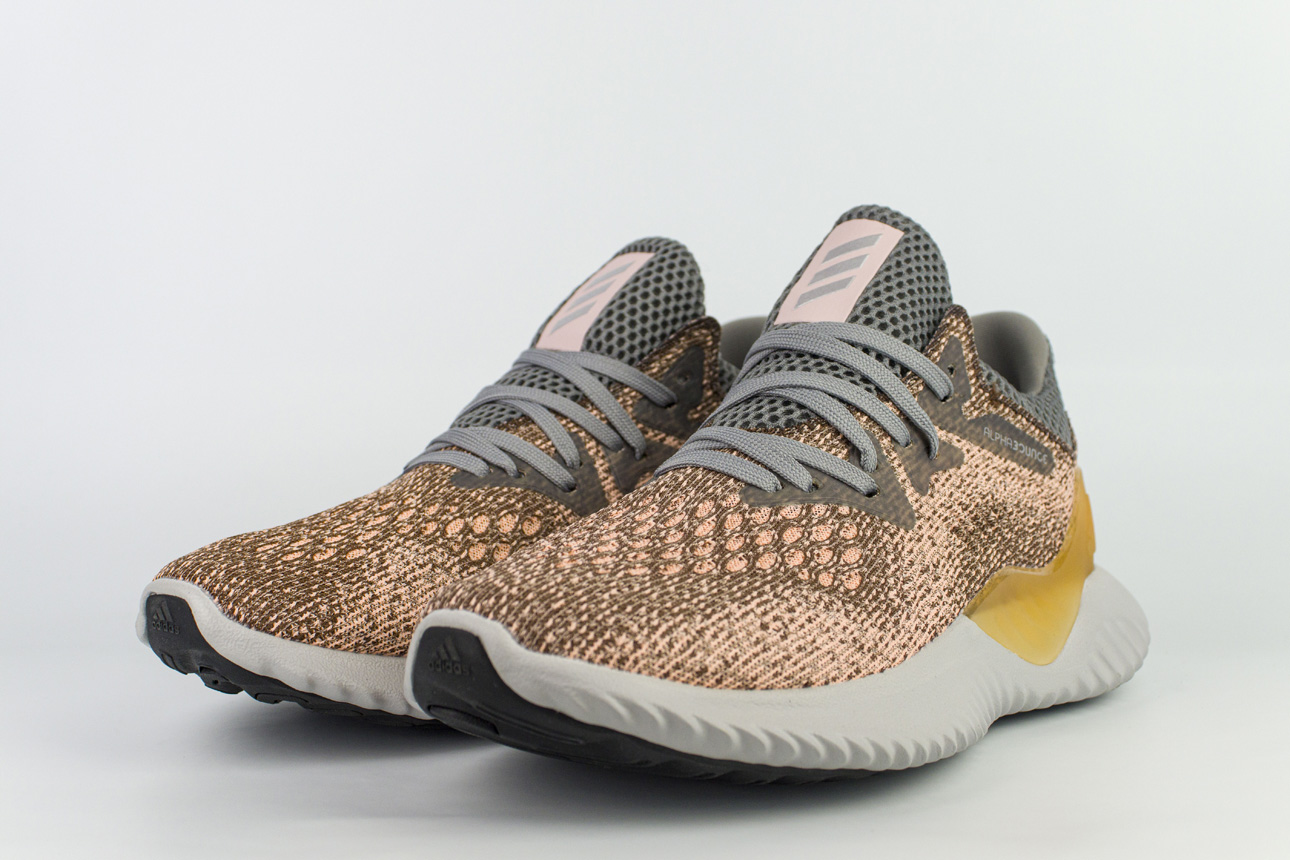 Кроссовки Adidas AlphaBounce Beyond Wmns Clear Orange Кроссовки Adidas AlphaBounce Beyond Wmns Clear Orange