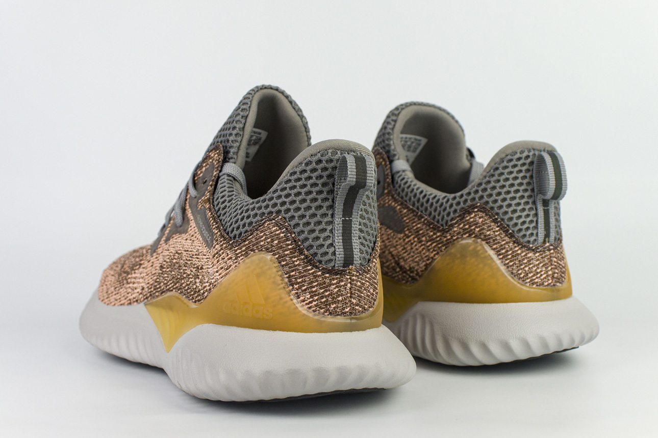 Кроссовки Adidas AlphaBounce Beyond Wmns Clear Orange Кроссовки Adidas AlphaBounce Beyond Wmns Clear Orange