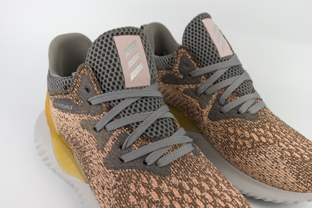 Кроссовки Adidas AlphaBounce Beyond Wmns Clear Orange Кроссовки Adidas AlphaBounce Beyond Wmns Clear Orange