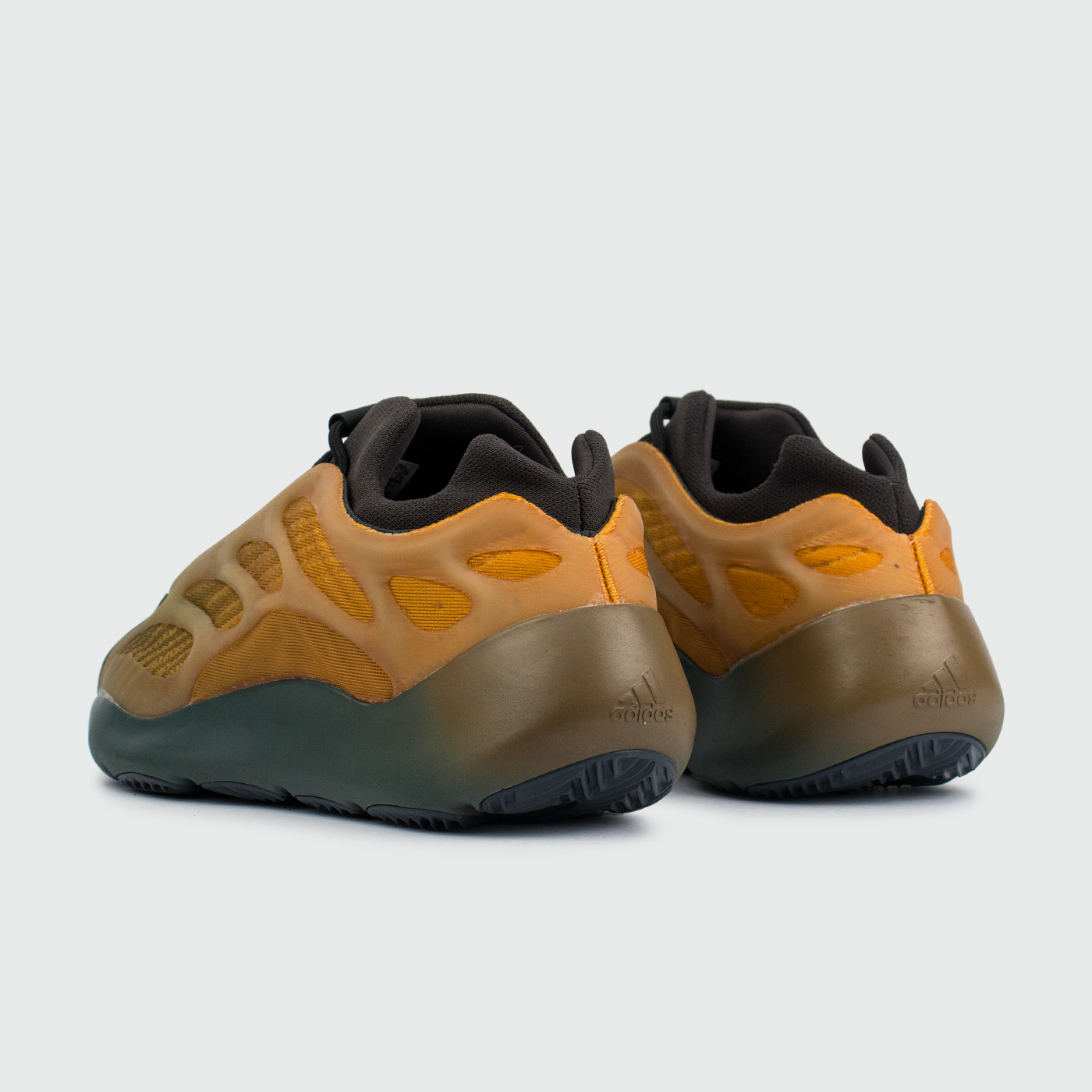 Кроссовки Adidas Yeezy Boost 700 v3 Copper Fade Кроссовки Adidas Yeezy Boost 700 v3 Copper Fade
