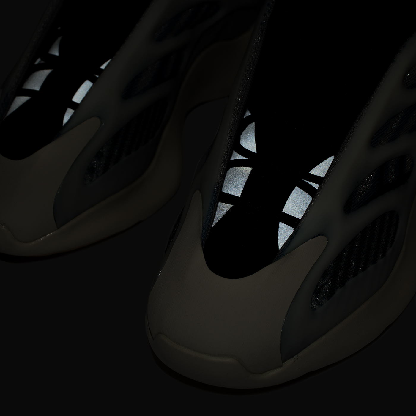 Кроссовки Adidas Yeezy Boost 700 v3 Kyanite