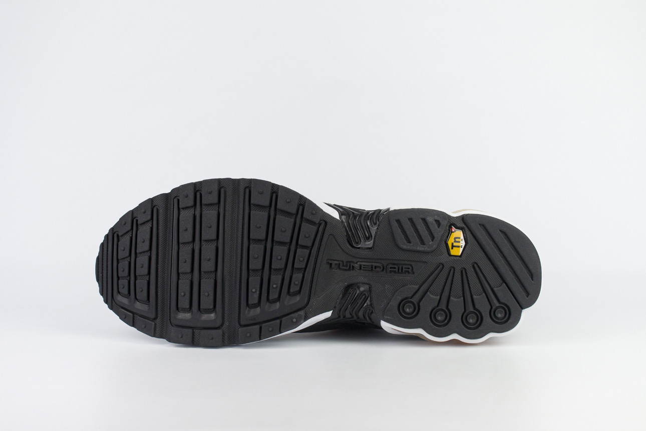 Кроссовки Nike Air Max Plus 3 Tn Black / Red / White Кроссовки Nike Air Max Plus 3 Tn Black / Red / White