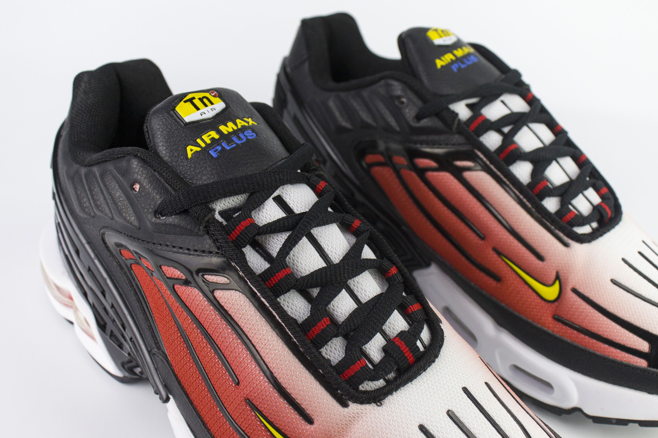 Кроссовки Nike Air Max Plus 3 Tn Black / Red / White Кроссовки Nike Air Max Plus 3 Tn Black / Red / White