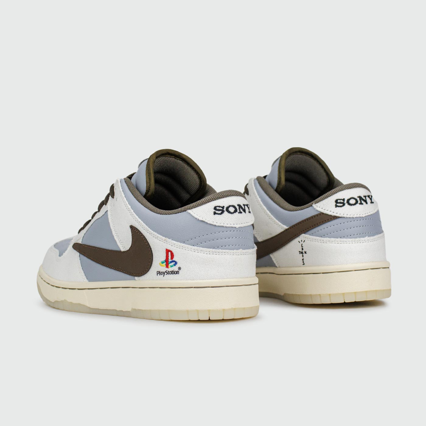 Кроссовки Nike Dunk Low x PlayStation Кроссовки Nike Dunk Low x PlayStation