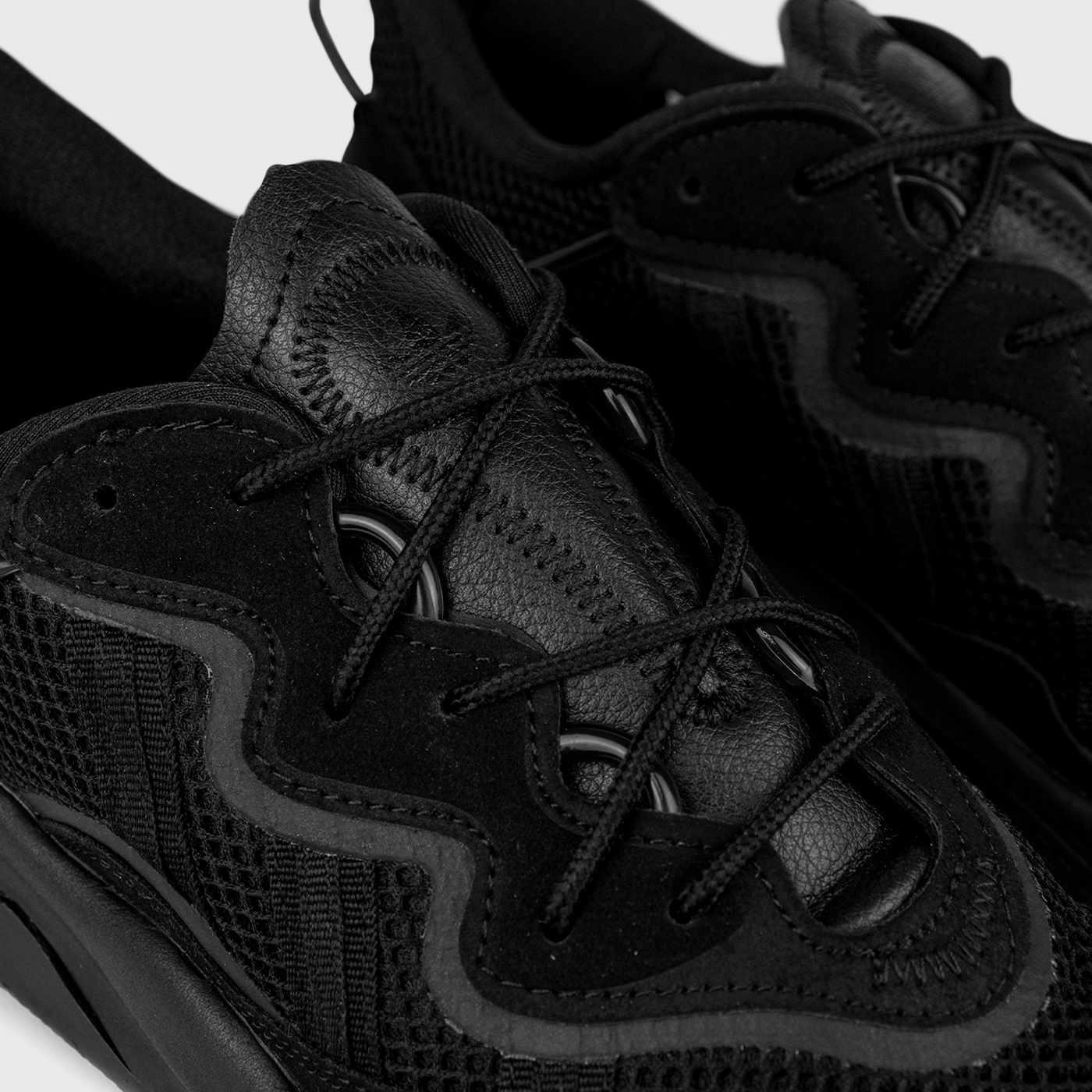 Кроссовки Adidas Ozweego Triple Black Кроссовки Adidas Ozweego Triple Black