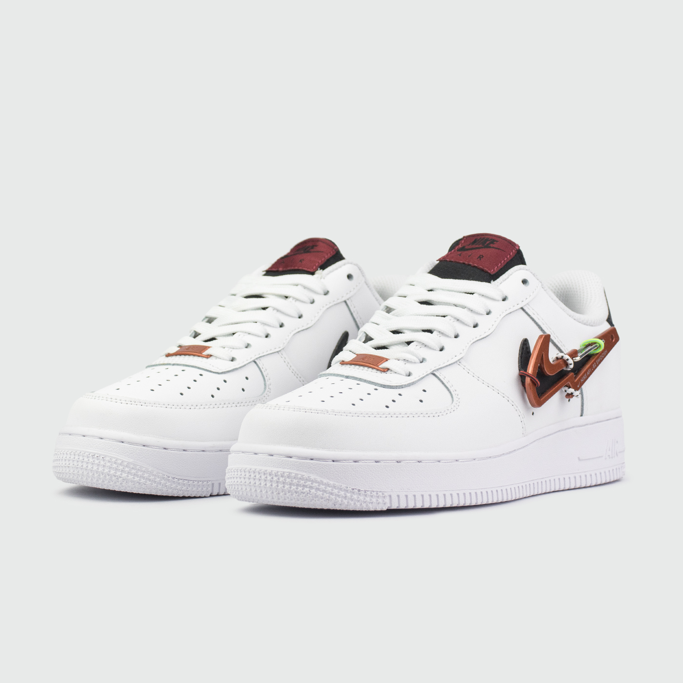 Кроссовки Nike Air Force 1 Low Wmns Carabiner Swoosh Кроссовки Nike Air Force 1 Low Wmns Carabiner Swoosh