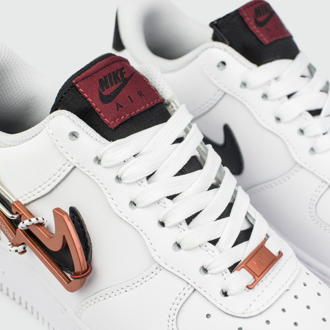 Кроссовки Nike Air Force 1 Low Wmns Carabiner Swoosh Кроссовки Nike Air Force 1 Low Wmns Carabiner Swoosh