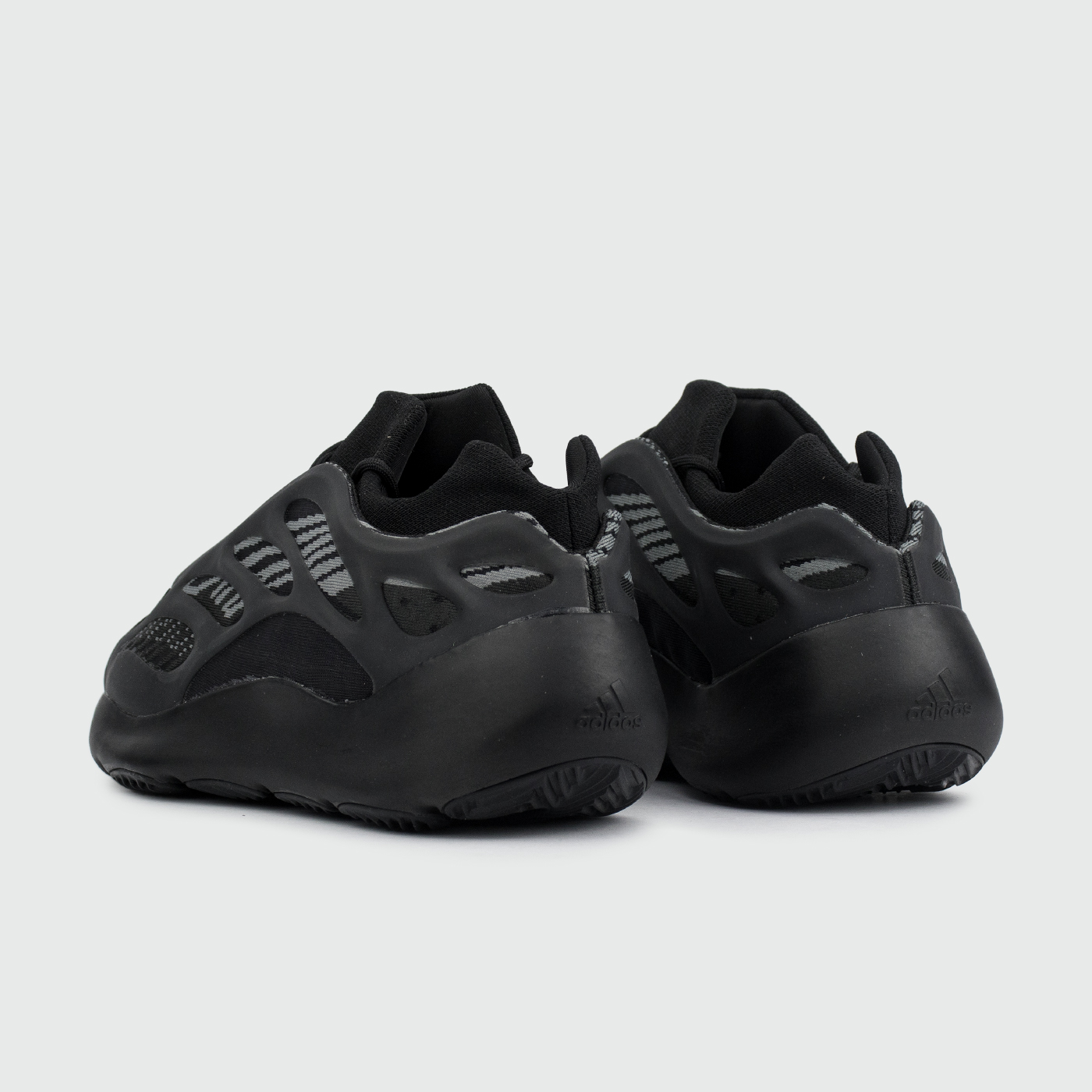 Кроссовки Adidas Yeezy Boost 700 v3 Alvah Кроссовки Adidas Yeezy Boost 700 v3 Alvah