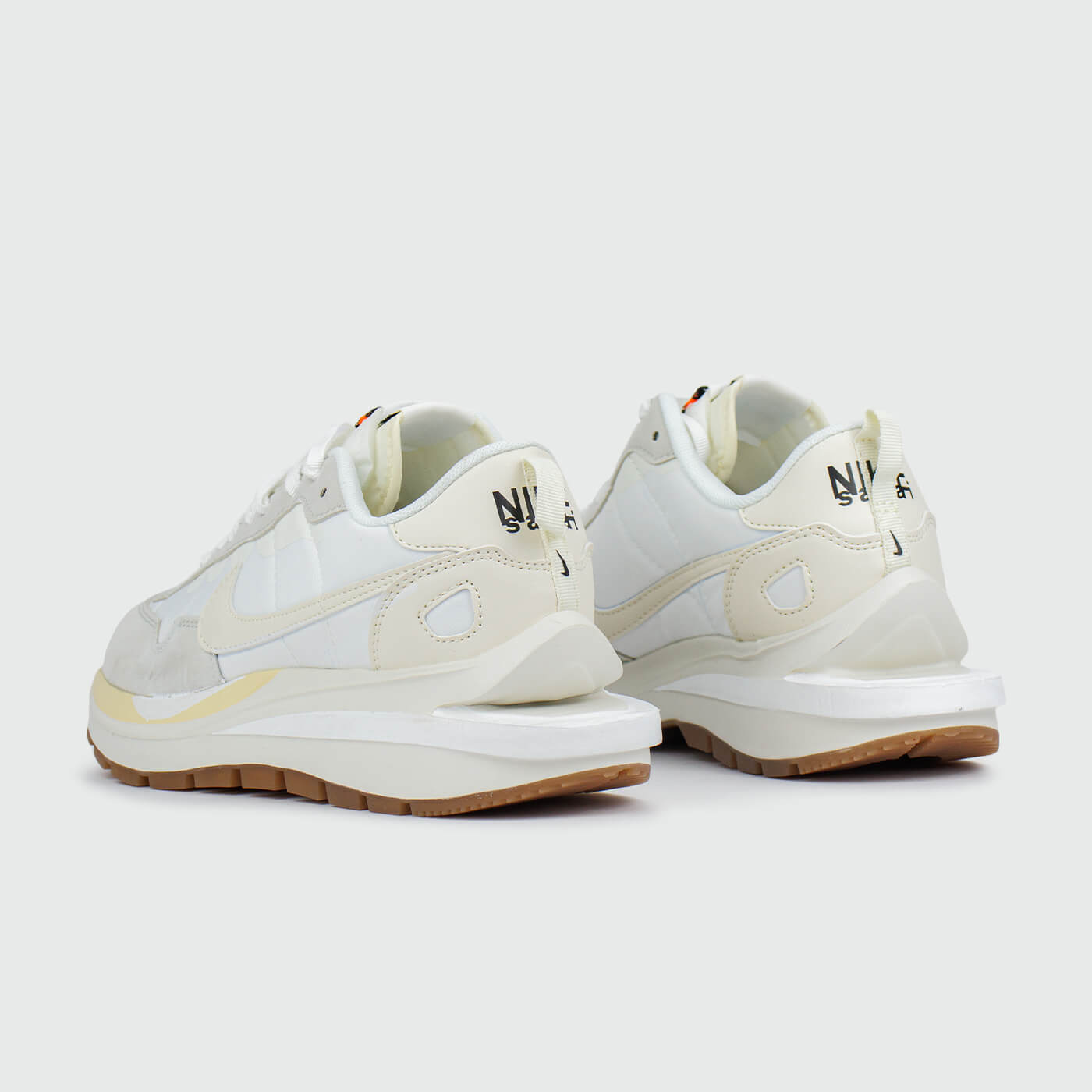 Кроссовки Nike Vapor Waffle x Sacai White / Gum Кроссовки Nike Vapor Waffle x Sacai White / Gum