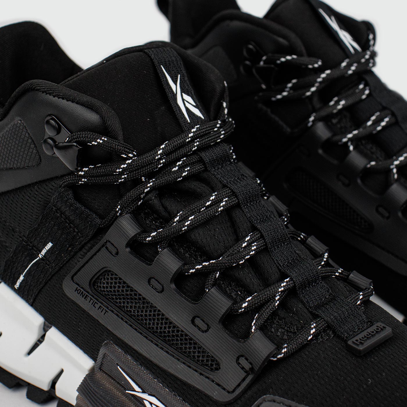 Кроссовки Reebok Zig Kinetica Mid Black / White Кроссовки Reebok Zig Kinetica Mid Black / White