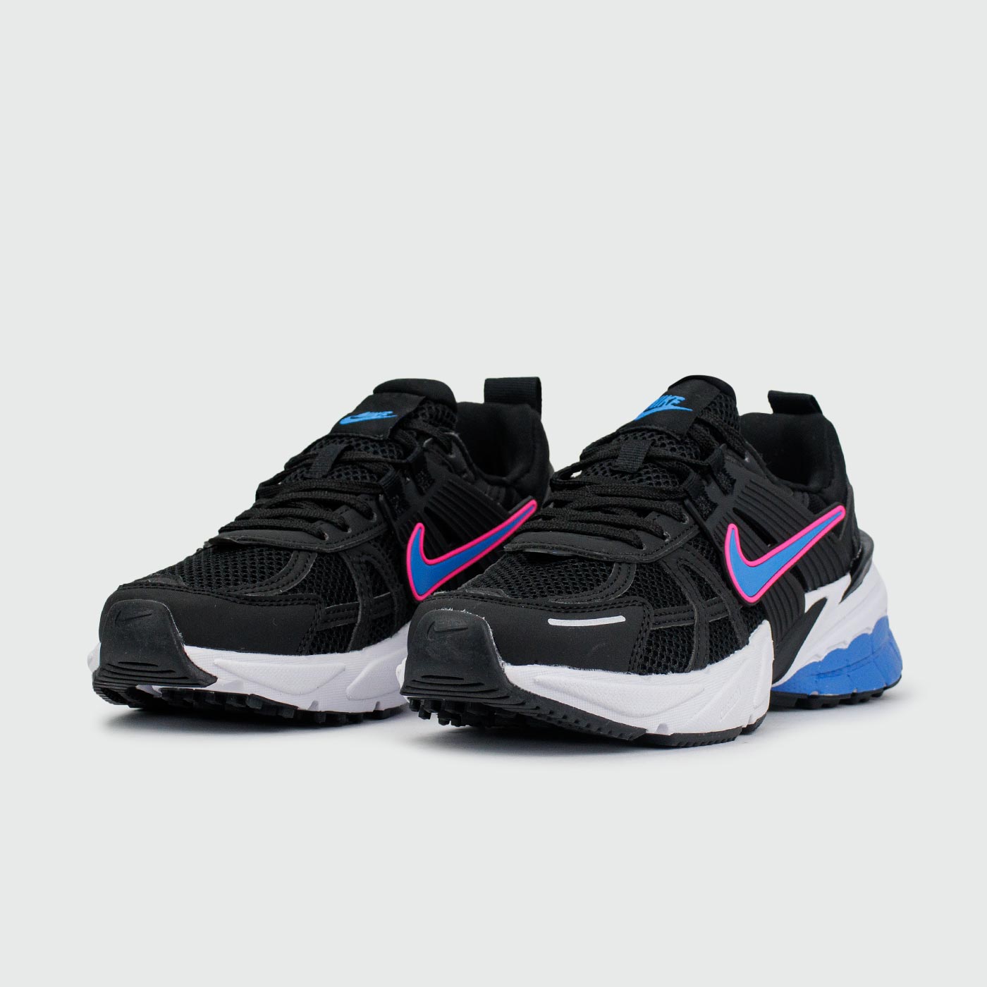 Кроссовки Nike V2K Run Black Blue Pink Wmns Кроссовки Nike V2K Run Black Blue Pink Wmns
