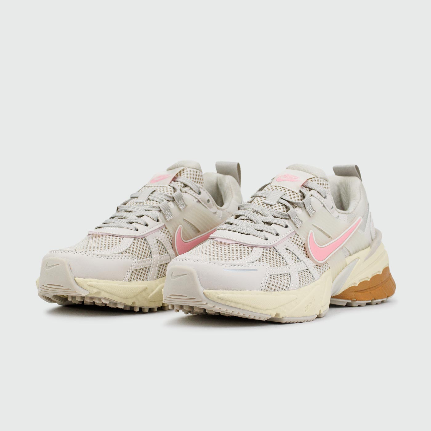Кроссовки Nike V2K Run Grey Pink Wmns Кроссовки Nike V2K Run Grey Pink Wmns