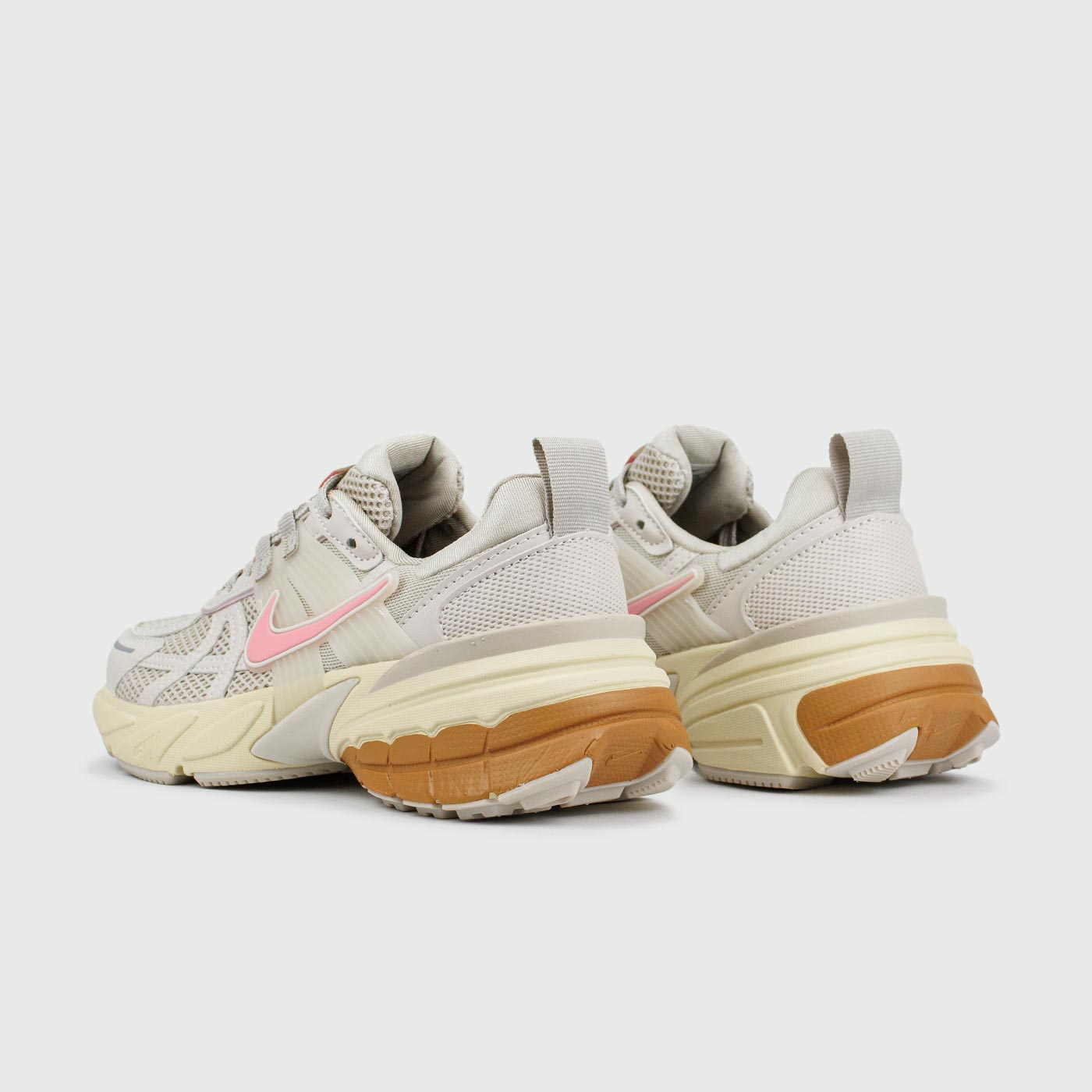 Кроссовки Nike V2K Run Grey Pink Wmns Кроссовки Nike V2K Run Grey Pink Wmns