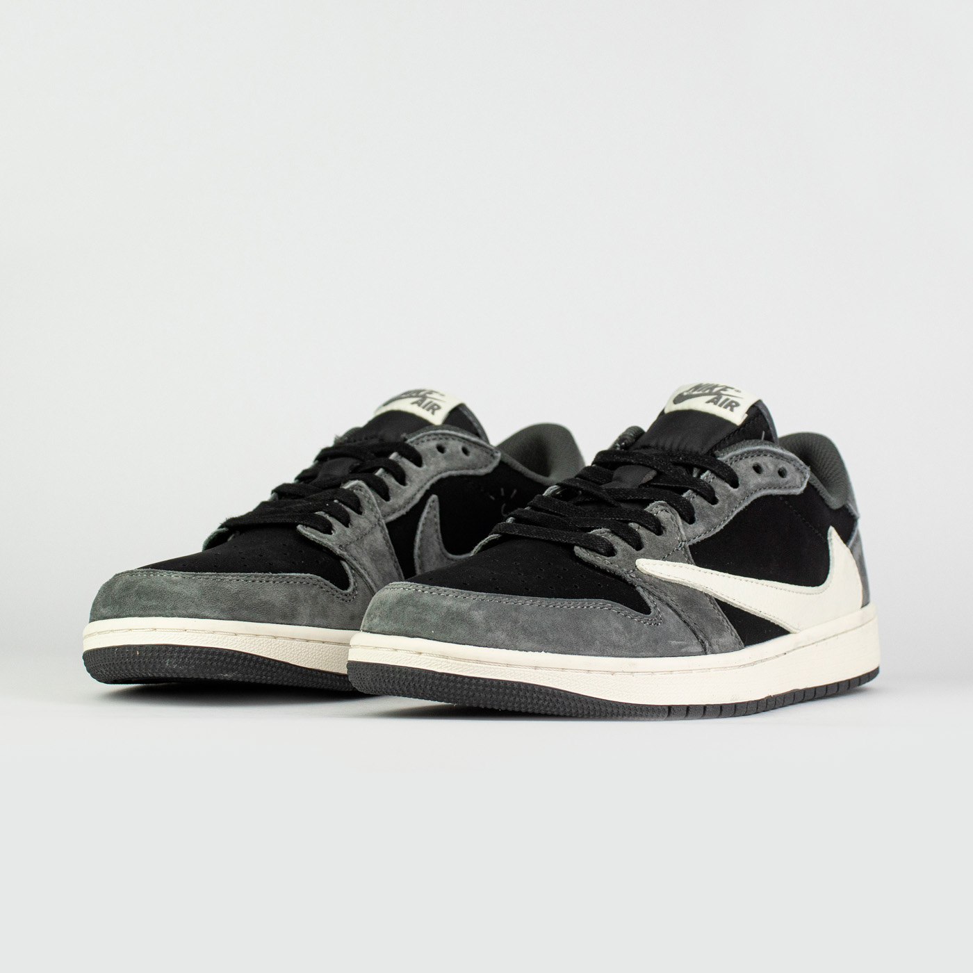 Кроссовки Air Jordan 1 Low x Travis Scott Dark Grey Wmns Кроссовки Air Jordan 1 Low x Travis Scott Dark Grey Wmns