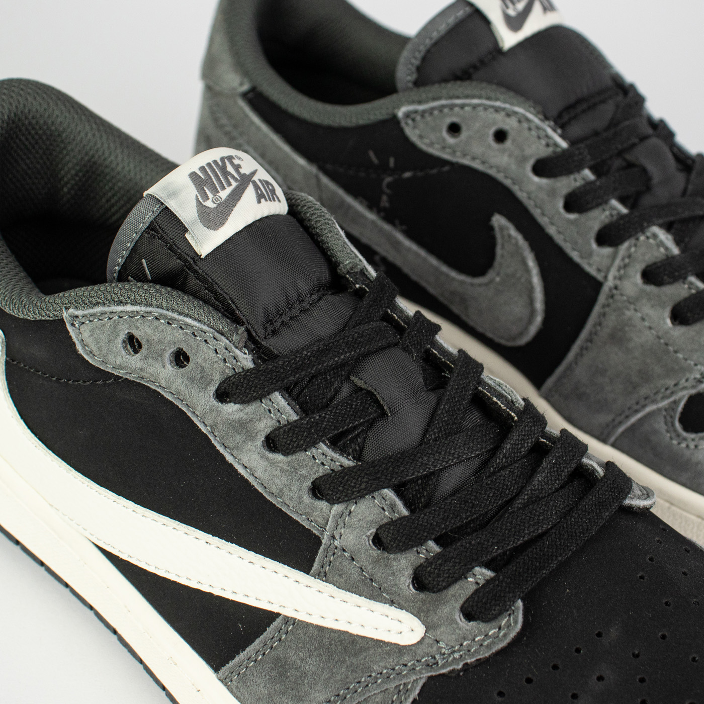 Кроссовки Air Jordan 1 Low x Travis Scott Dark Grey Wmns Кроссовки Air Jordan 1 Low x Travis Scott Dark Grey Wmns
