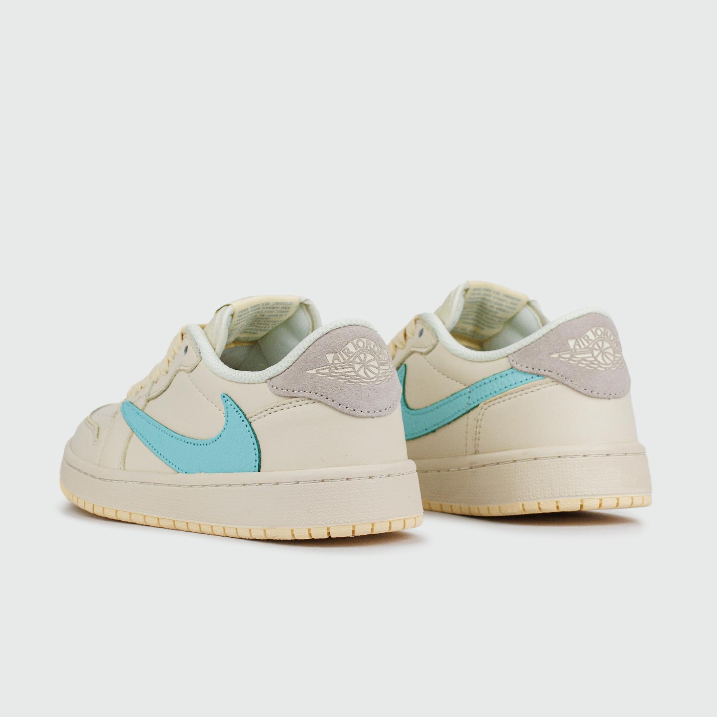 Кроссовки Air Jordan 1 Low x Travis Scott Beige Wmns Кроссовки Air Jordan 1 Low x Travis Scott Beige Wmns