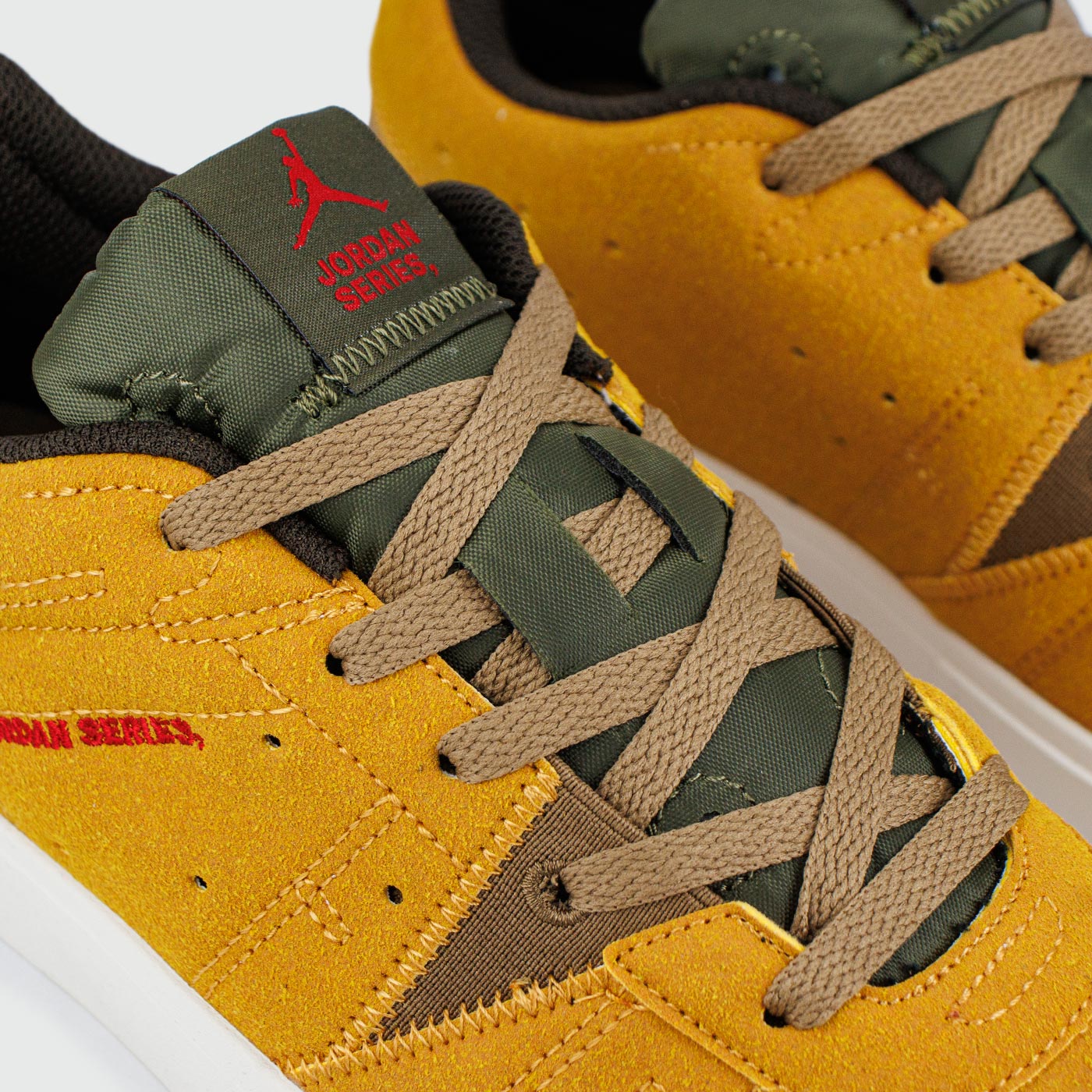 Кеды Air Jordan Series ES Gold Кеды Air Jordan Series ES Gold