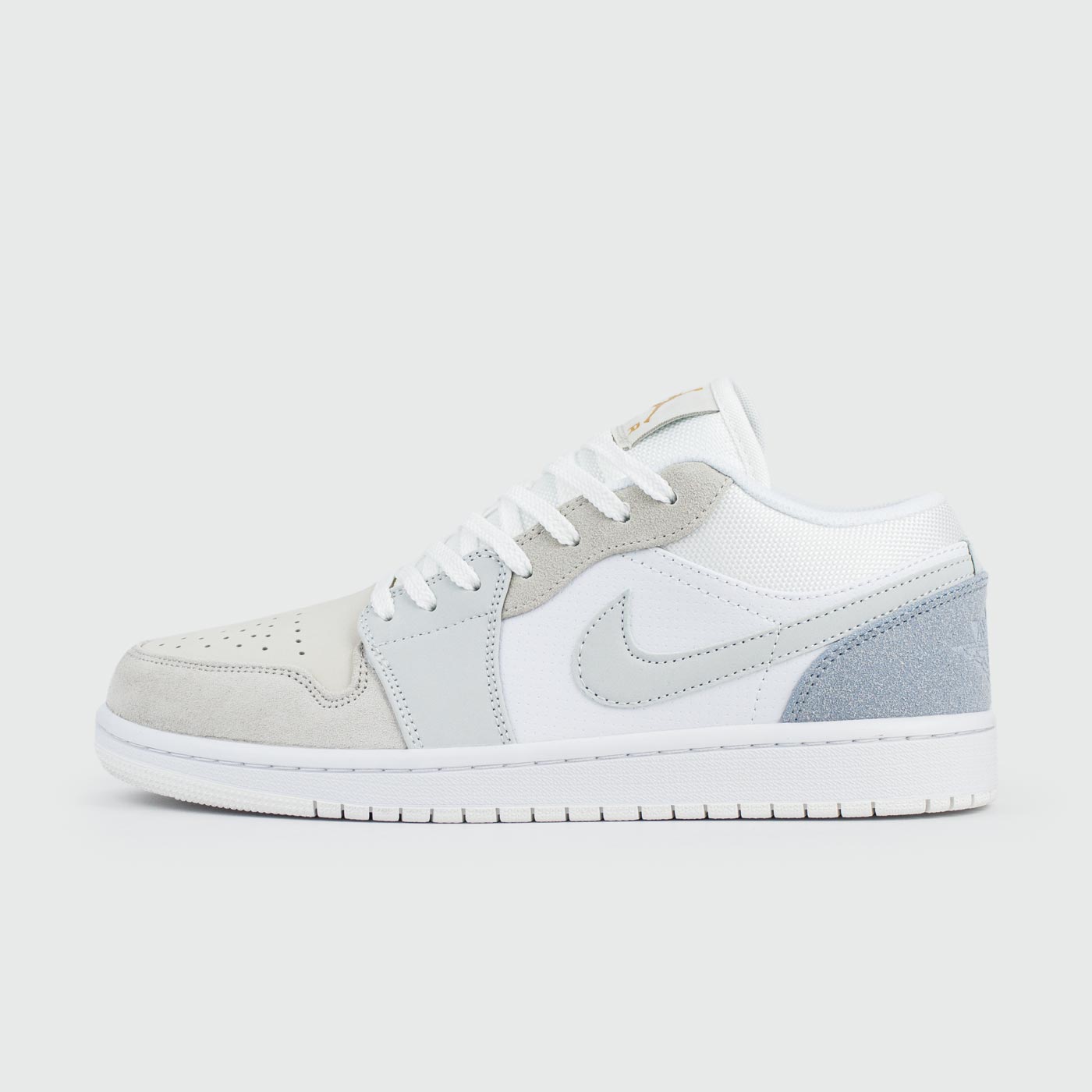 Кроссовки Nike Air Jordan 1 Low Paris Suede Wmns Кроссовки Nike Air Jordan 1 Low Paris Suede Wmns