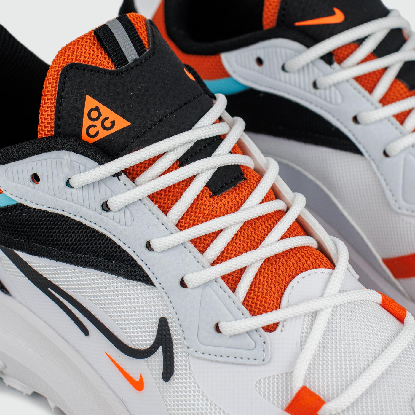 Кроссовки Nike ACG Mountain Fly 2 Low Gtx White Orange Кроссовки Nike ACG Mountain Fly 2 Low Gtx White Orange