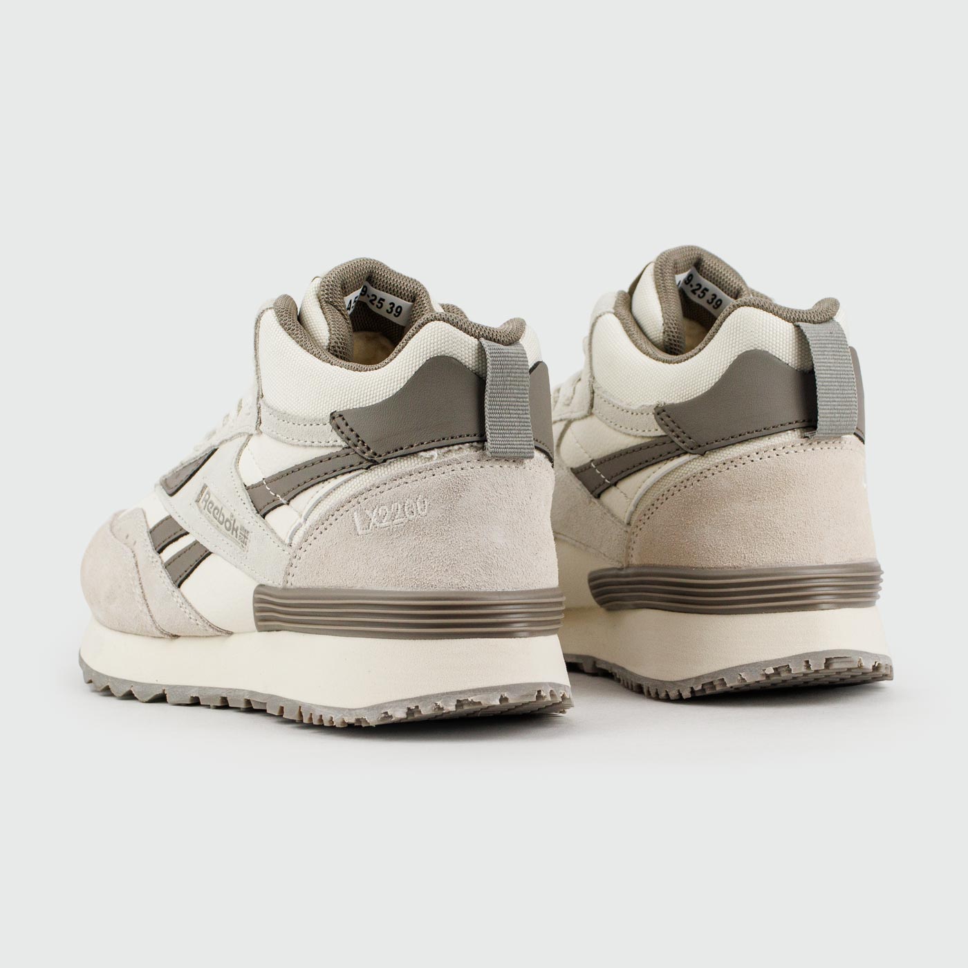 Кроссовки Reebok LX 2200 Mid Grey / White Wmns with Fur Кроссовки Reebok LX 2200 Mid Grey / White Wmns with Fur