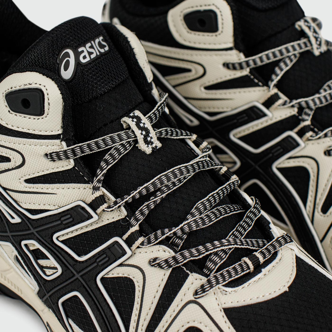 Кроссовки Asics Gel-Kahana 8 Mid White Black with Fur Кроссовки Asics Gel-Kahana 8 Mid White Black with Fur