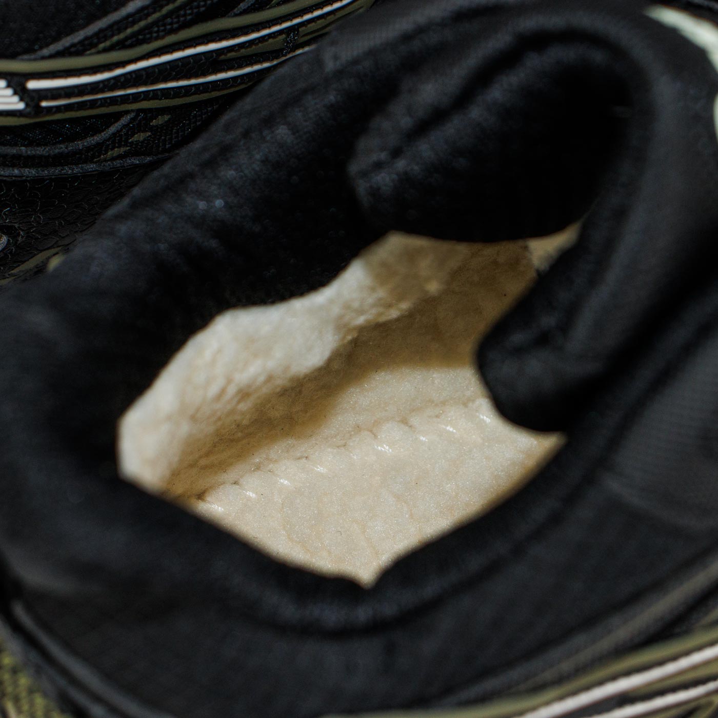 Кроссовки Asics Gel-Kahana 8 Mid Black Green with Fur Кроссовки Asics Gel-Kahana 8 Mid Black Green with Fur