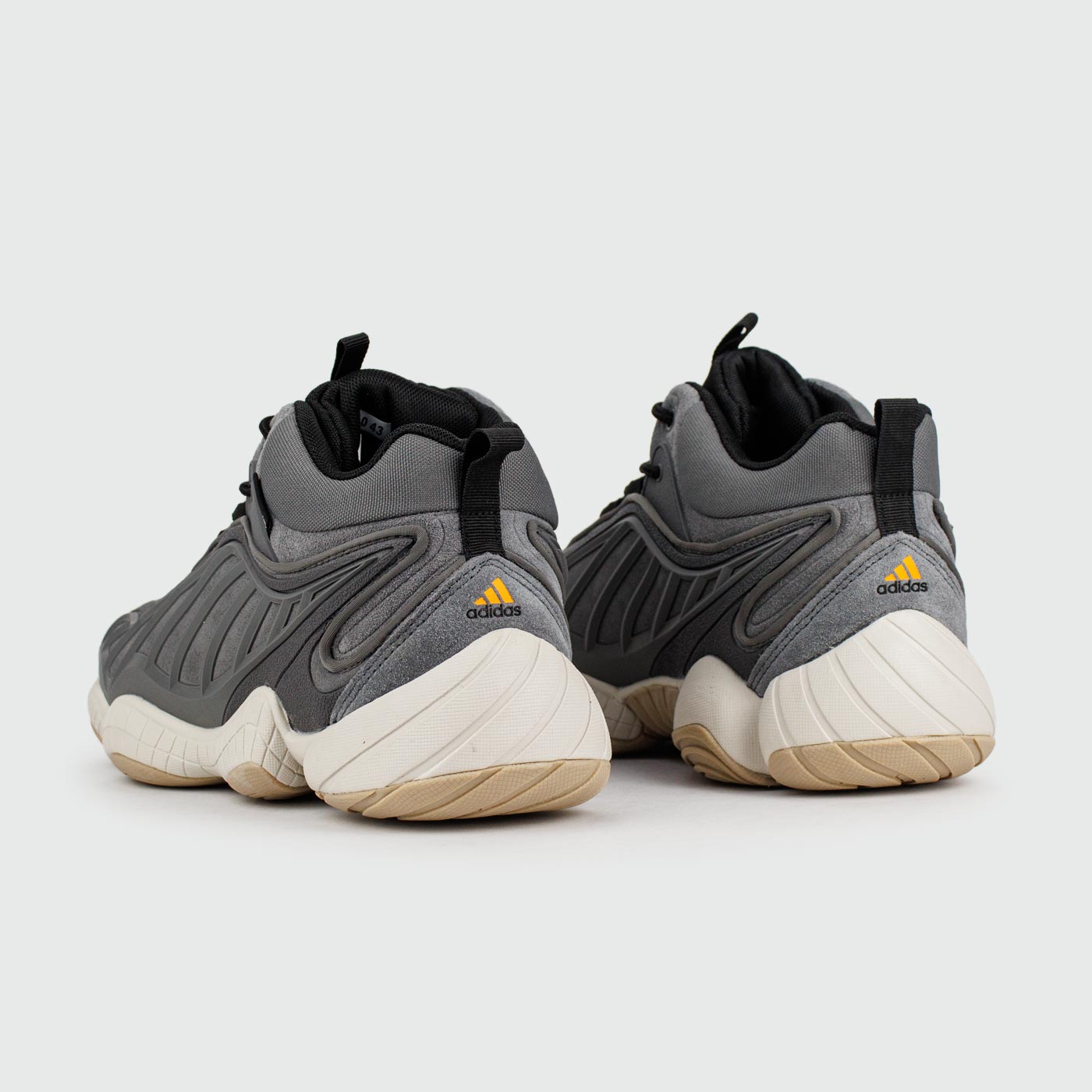 Кроссовки Packer x Adidas FYW Intimidation Grey with Fur Кроссовки Packer x Adidas FYW Intimidation Grey with Fur