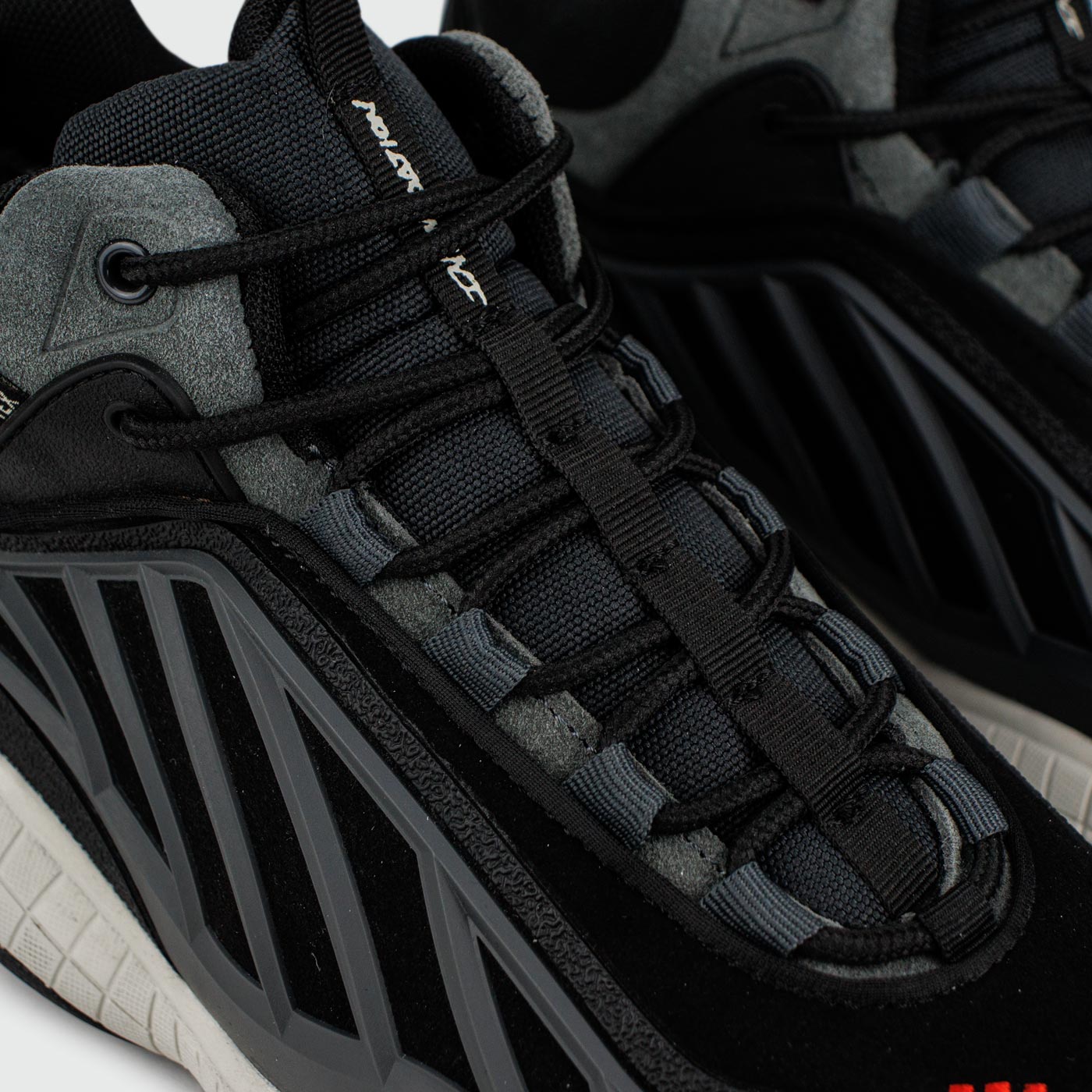 Кроссовки Packer x Adidas FYW Intimidation Black / White with Fur Кроссовки Packer x Adidas FYW Intimidation Black / White with Fur