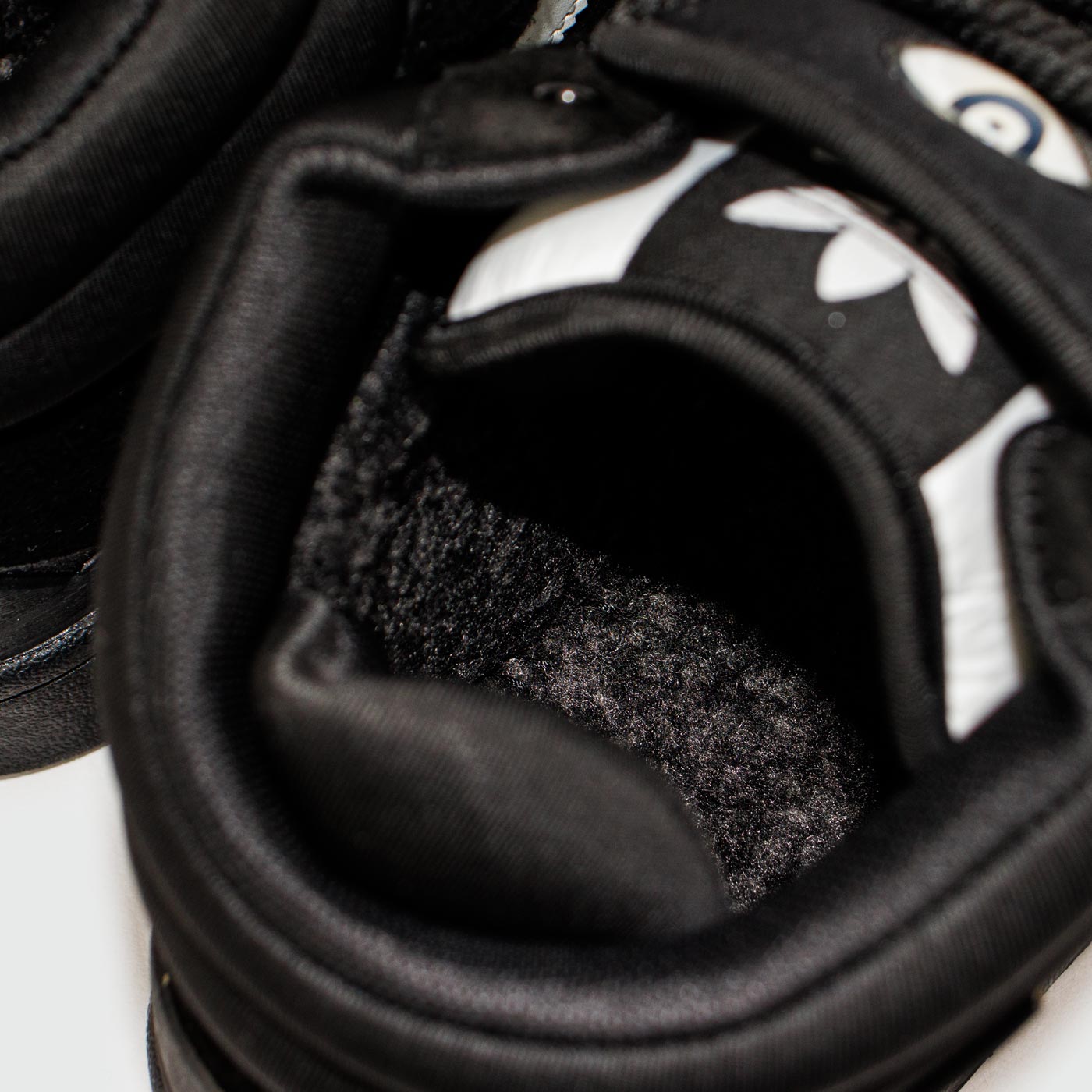 Кроссовки Adidas Campus Black White with Fur Кроссовки Adidas Campus Black White with Fur