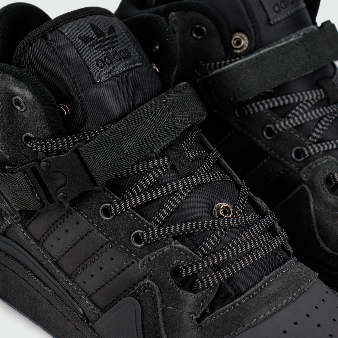 Кроссовки Adidas Forum Mid x Bad Bunny Dark Grey with Fur Кроссовки Adidas Forum Mid x Bad Bunny Dark Grey with Fur