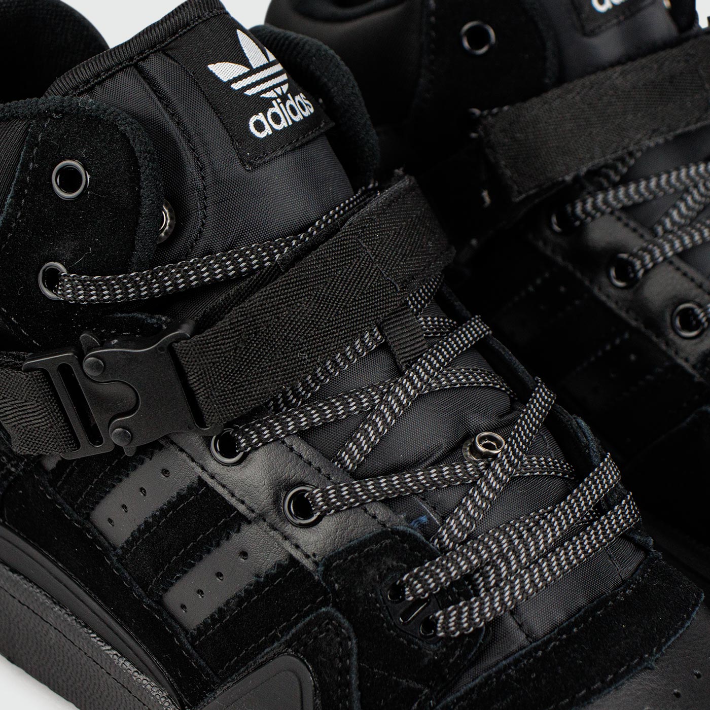 Кроссовки Adidas Forum Mid x Bad Bunny Black with Fur Кроссовки Adidas Forum Mid x Bad Bunny Black with Fur