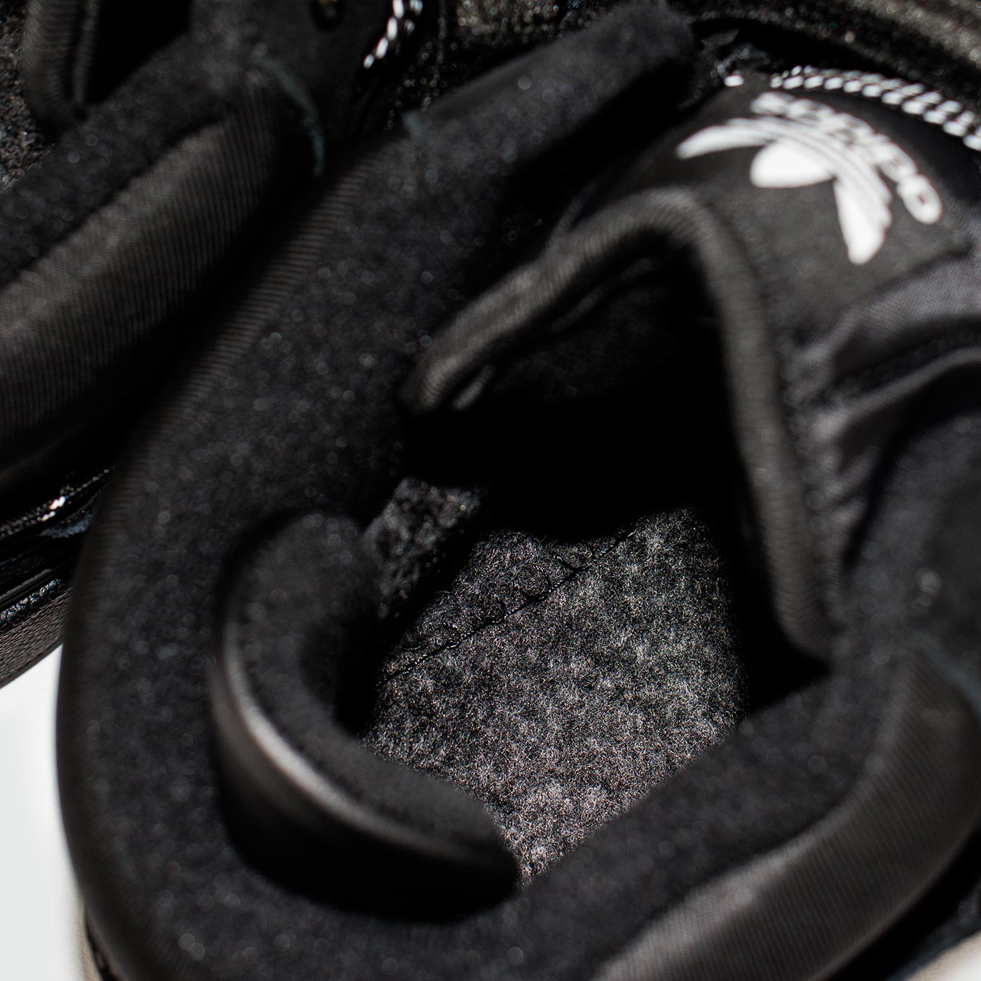 Кроссовки Adidas Forum Mid x Bad Bunny Black with Fur Кроссовки Adidas Forum Mid x Bad Bunny Black with Fur