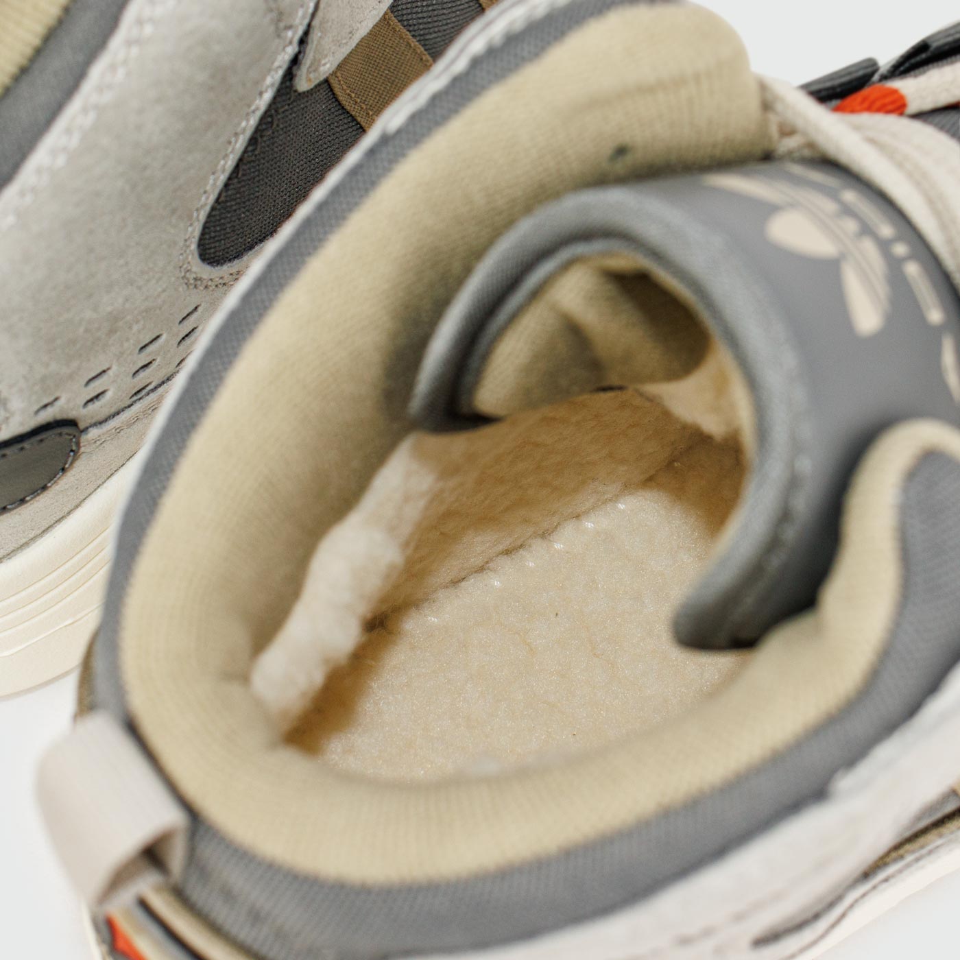 Кроссовки Adidas ADI2000 Mid Light Grey with Fur Кроссовки Adidas ADI2000 Mid Light Grey with Fur