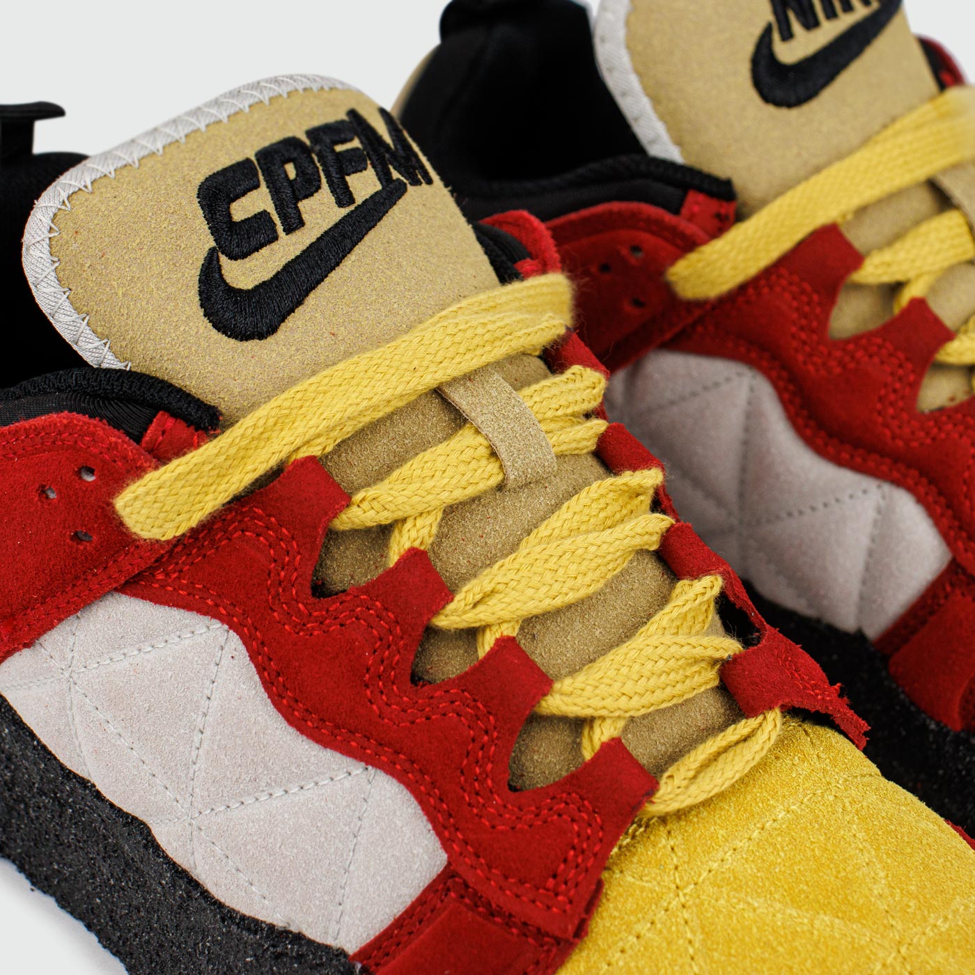 Кроссовки Nike x CPFM Dunk Mid Red / Yellow Кроссовки Nike x CPFM Dunk Mid Red / Yellow