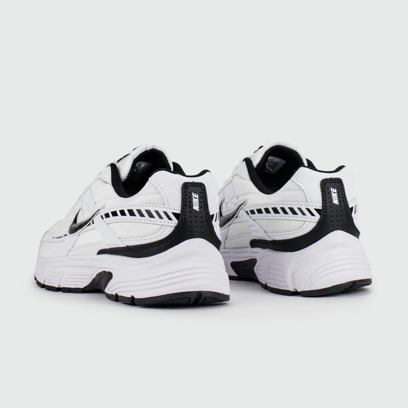 Кроссовки Nike Initiator White Black Кроссовки Nike Initiator White Black
