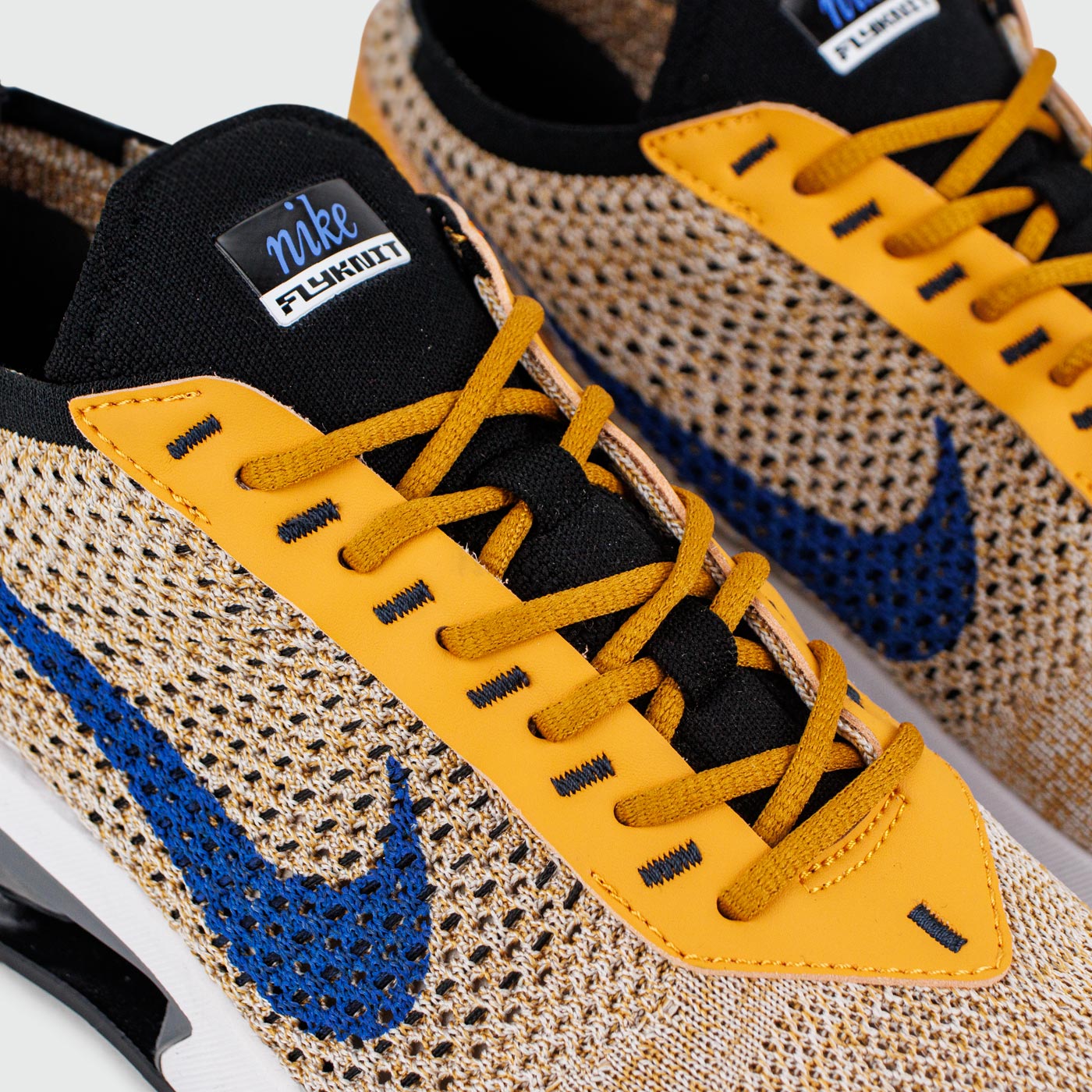 Кроссовки Nike Air Max Flyknit Racer Beige